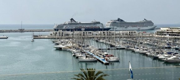 Apartamento de 4 dormitorios en Alicante, Spain No. 153309 3