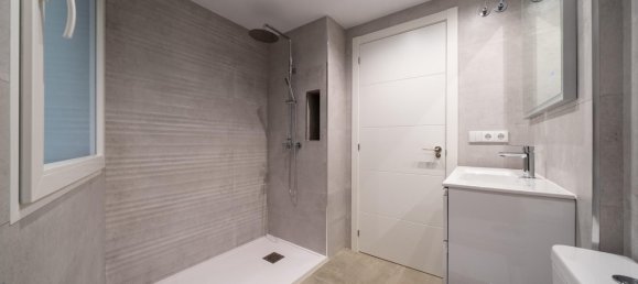 Apartamento de 4 dormitorios en Alicante, Spain No. 153309 81