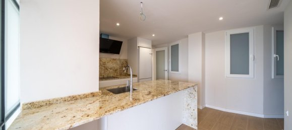 Apartamento de 4 dormitorios en Alicante, Spain No. 153309 18