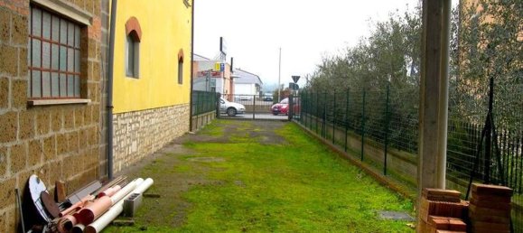 400m² Commercial property in Sinalunga, Italy No. 61312 19