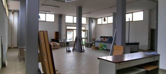 400m² Commercial property in Sinalunga, Italy No. 61312 7