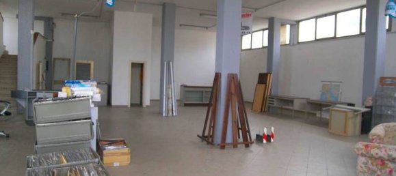400m² Commercial property in Sinalunga, Italy No. 61312 6