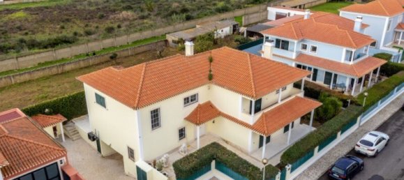 5 bedrooms Villa in Cascais, Portugal No. 188142 2