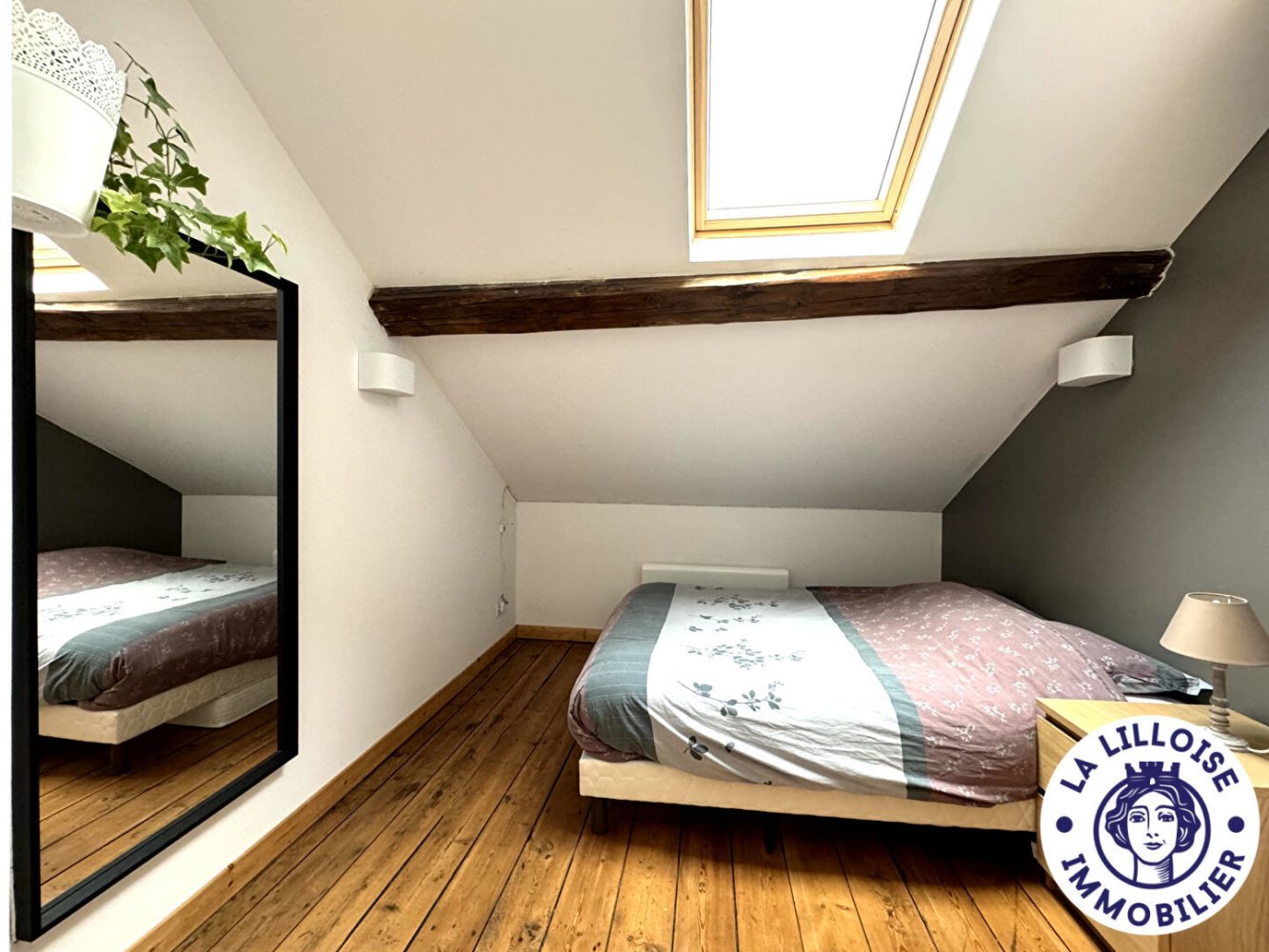 Dúplex de 2 dormitorios en Lille, France No. 64515