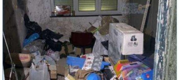 8 rooms Apartment in Ottaviano, Italy No. 10979 82