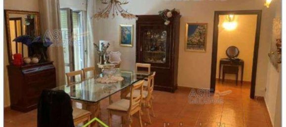 8 rooms Apartment in Ottaviano, Italy No. 10979 5