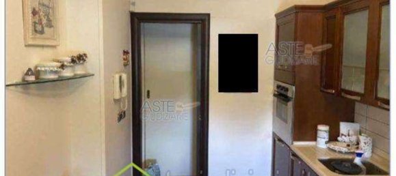 8 rooms Apartment in Ottaviano, Italy No. 10979 3