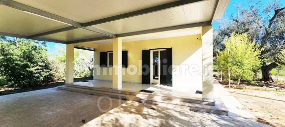 2 bedrooms Villa in Oria, Italy No. 281839 2