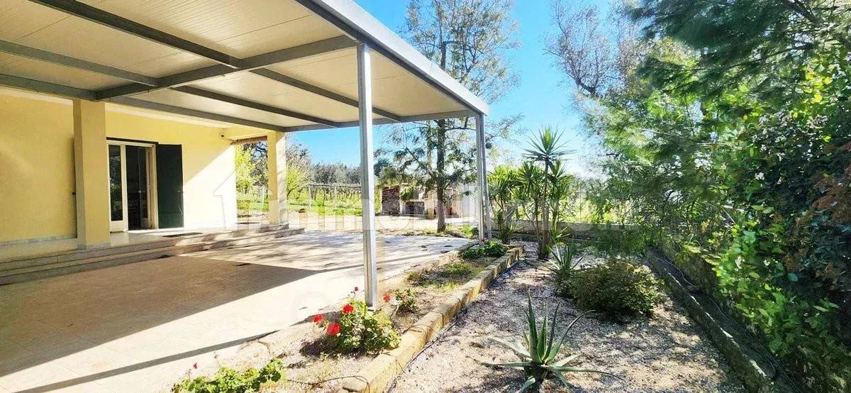 2 bedrooms Villa in Oria, Italy No. 281839