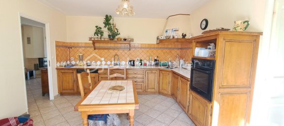 3 Schlafzimmer Haus in La Chapelle-Gonaguet, France, Nr. 102338 2