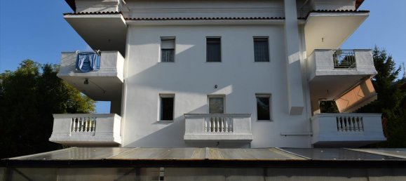 300m² Commercial property in Chortiatis, Greece No. 4528 5