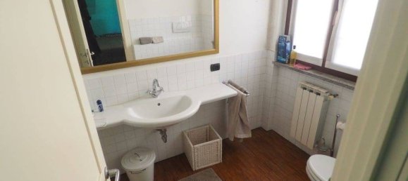 3 bedrooms Villa in Saronno, Italy No. 237020 6