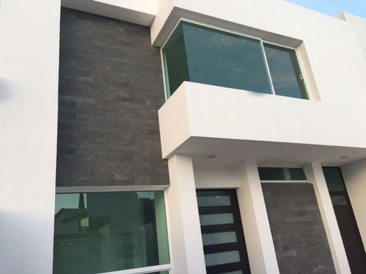 Casa de 3 dormitorios en Querétaro, Mexico No. 169184