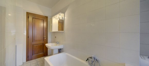 Квартира с 5 комнатами в Грульяско, Италия № 222337 57