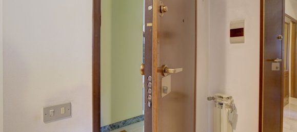 Квартира с 5 комнатами в Грульяско, Италия № 222337 42