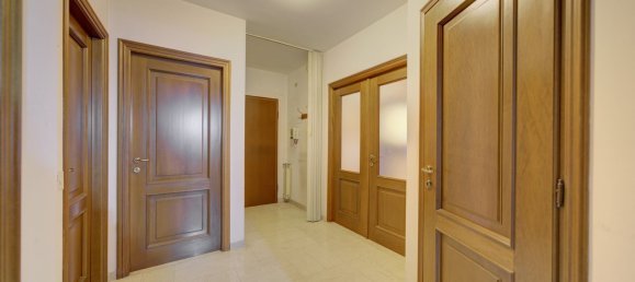 Квартира с 5 комнатами в Грульяско, Италия № 222337 16