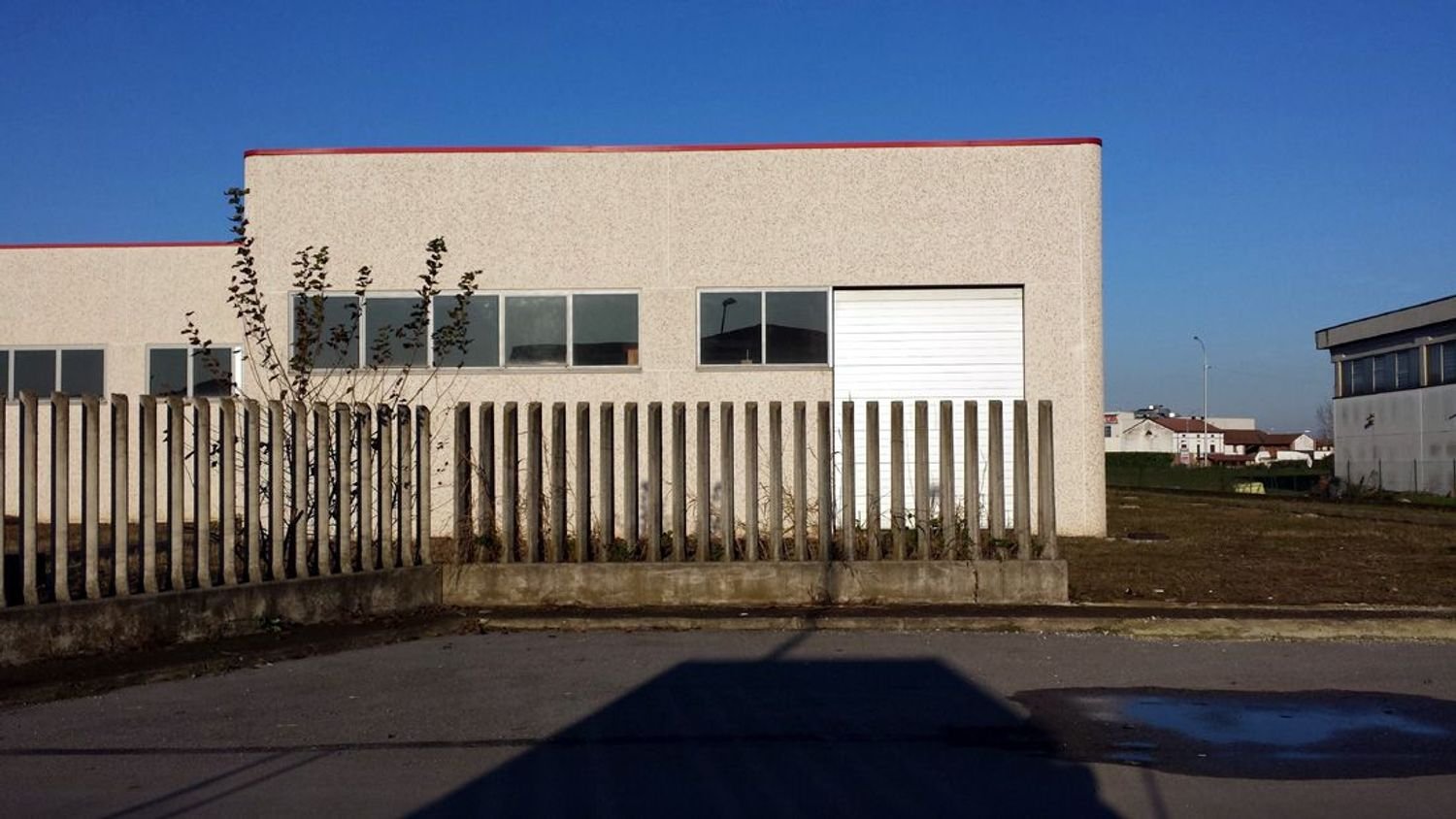 1090m² Warehouse in San Giovanni in Croce, Italy No. 103626