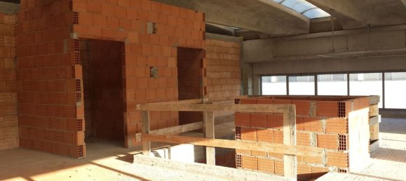 1090m² Warehouse in San Giovanni in Croce, Italy No. 103626 4