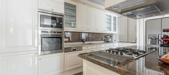 Apartamento de 4 dormitorios en Estepona, Spain No. 151671 19