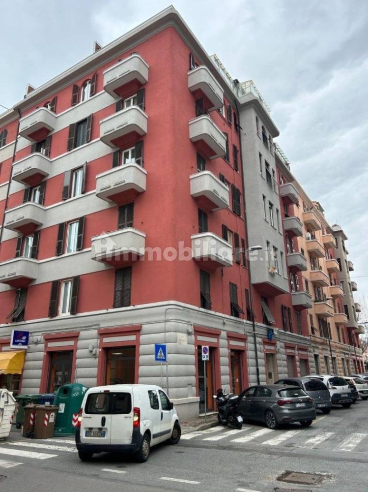 Apartamento de 2 dormitorios en Savona, Italy No. 234763