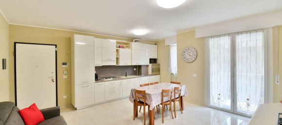 1 غرف نوم شقة في Mariano Comense, Italy رقم 381364 9