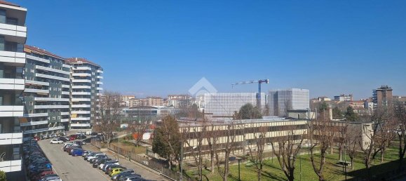 3 bedrooms Apartment in Turin, Italy No. 54673 10