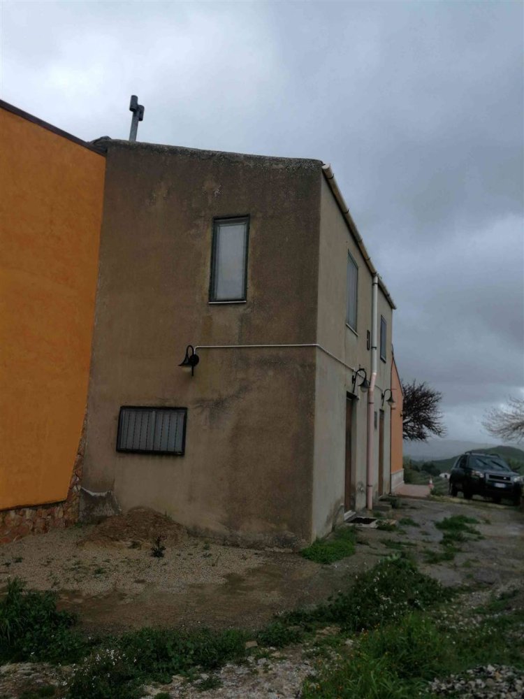 2 bedrooms House in Serradifalco, Italy No. 73597