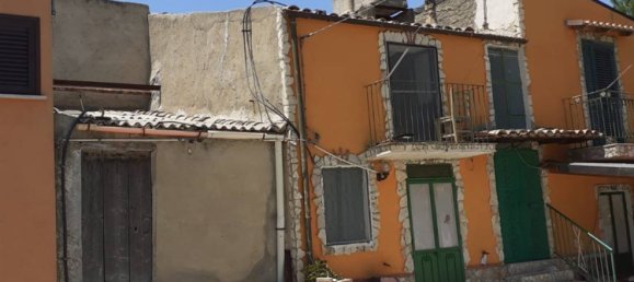 2 bedrooms House in Serradifalco, Italy No. 73597 2