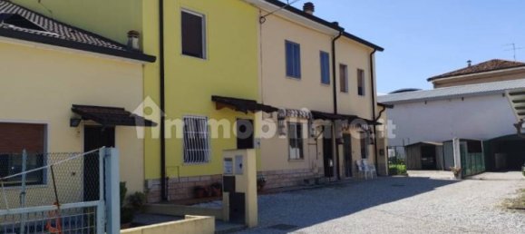 2 Schlafzimmer Haus in Verona, Italy, Nr. 271015 3