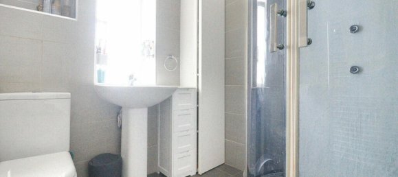 Bungalow de 3 dormitorios en Romford, United Kingdom No. 4816 25