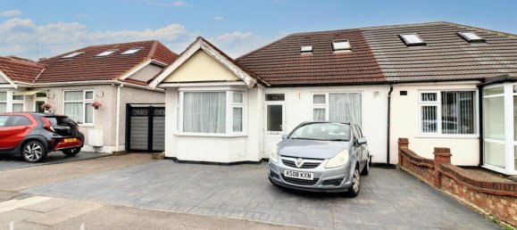 Bungalow de 3 dormitorios en Romford, United Kingdom No. 4816 3