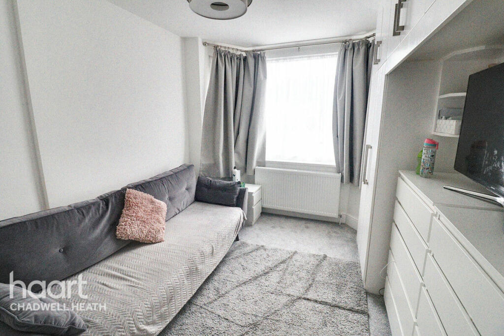 Bungalow de 3 dormitorios en Romford, United Kingdom No. 4816