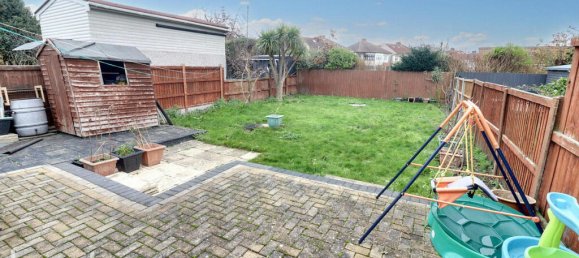 Bungalow de 3 dormitorios en Romford, United Kingdom No. 4816 26