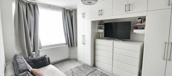 Bungalow de 3 dormitorios en Romford, United Kingdom No. 4816 8