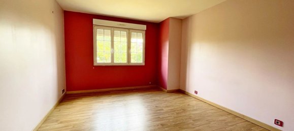 4 bedrooms House in Sissonne, France No. 90606 4