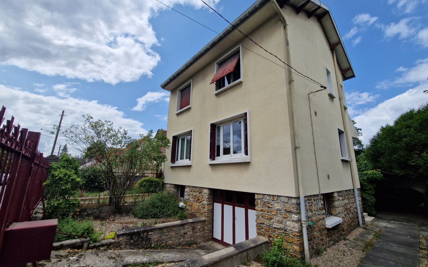 3 bedrooms House in Sainte-Genevieve-des-Bois, France No. 119778