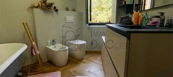 8 rooms Apartment in Modena, Italy No. 71244 24