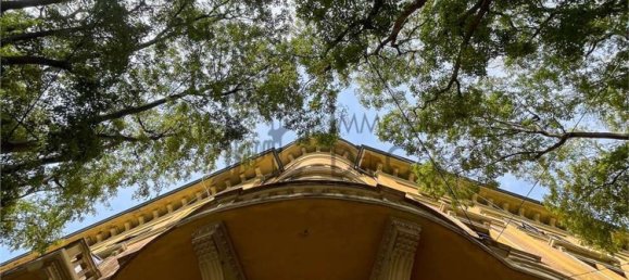 8 rooms Apartment in Modena, Italy No. 71244 37