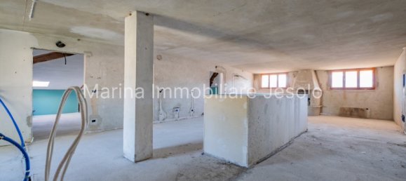 Apartamento de 3 habitaciónes en Jesolo, Italy No. 147777 29