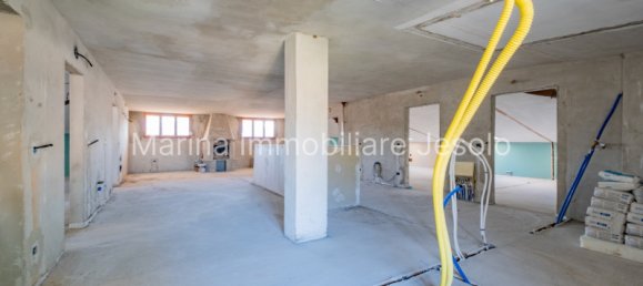 Apartamento de 3 habitaciónes en Jesolo, Italy No. 147777 28