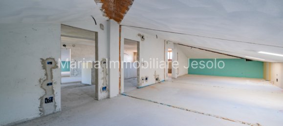 Apartamento de 3 habitaciónes en Jesolo, Italy No. 147777 30