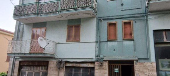 5 rooms Apartment in Genzano di Lucania, Italy No. 256833 4
