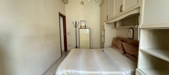2-salle Appartement à Messina, Italy No. 45173 7