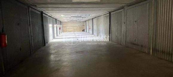 1 room Garage in Turin, Italy No. 33012 5