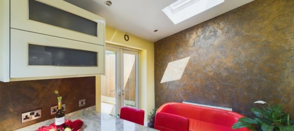 3 bedrooms House in Gillingham, United Kingdom No. 13829 8