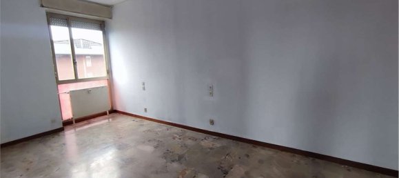 Квартира с 4 спальнями в Каруго, Италия № 359715 12