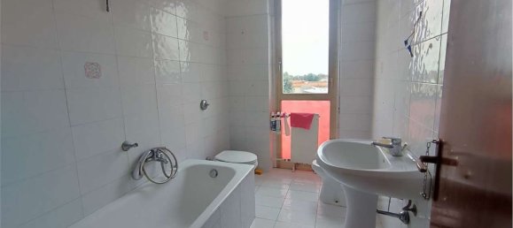 Квартира с 4 спальнями в Каруго, Италия № 359715 8