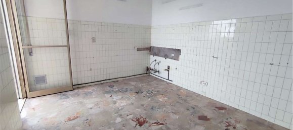 Квартира с 4 спальнями в Каруго, Италия № 359715 4