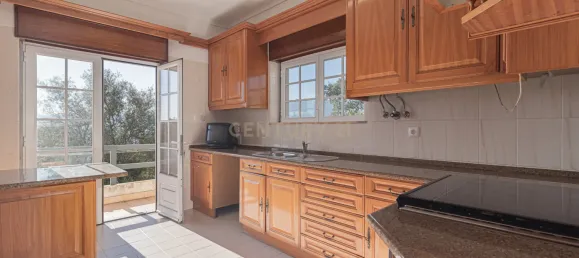 5 bedrooms Villa in Loures, Portugal No. 121043 12