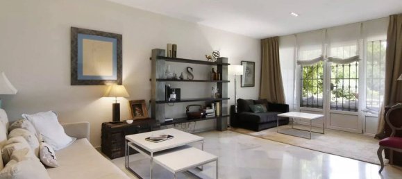 3 bedrooms Villa in Marbella, Spain No. 242065 4